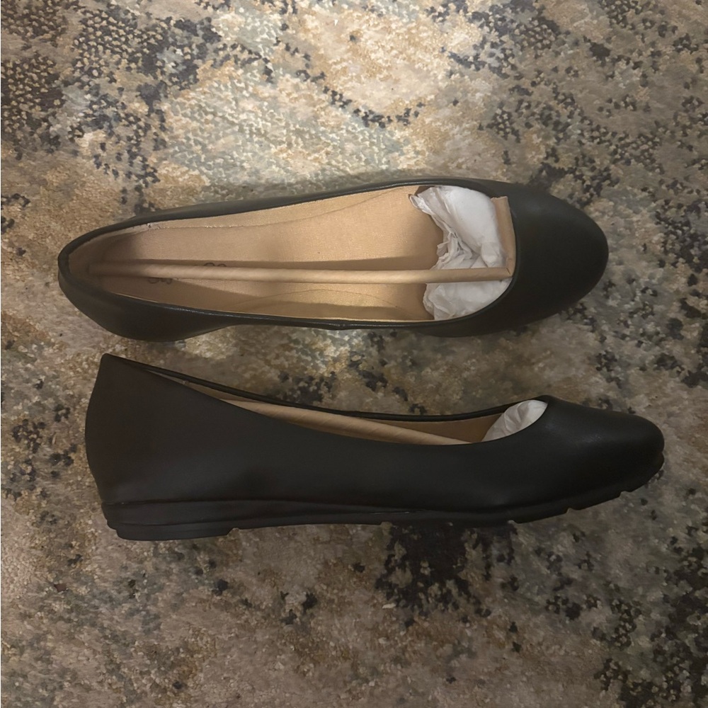 Brand New Women's Elsaa Cushioned Insoles Flats